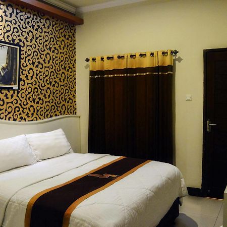 Kabana Hotel Матарам Екстериор снимка