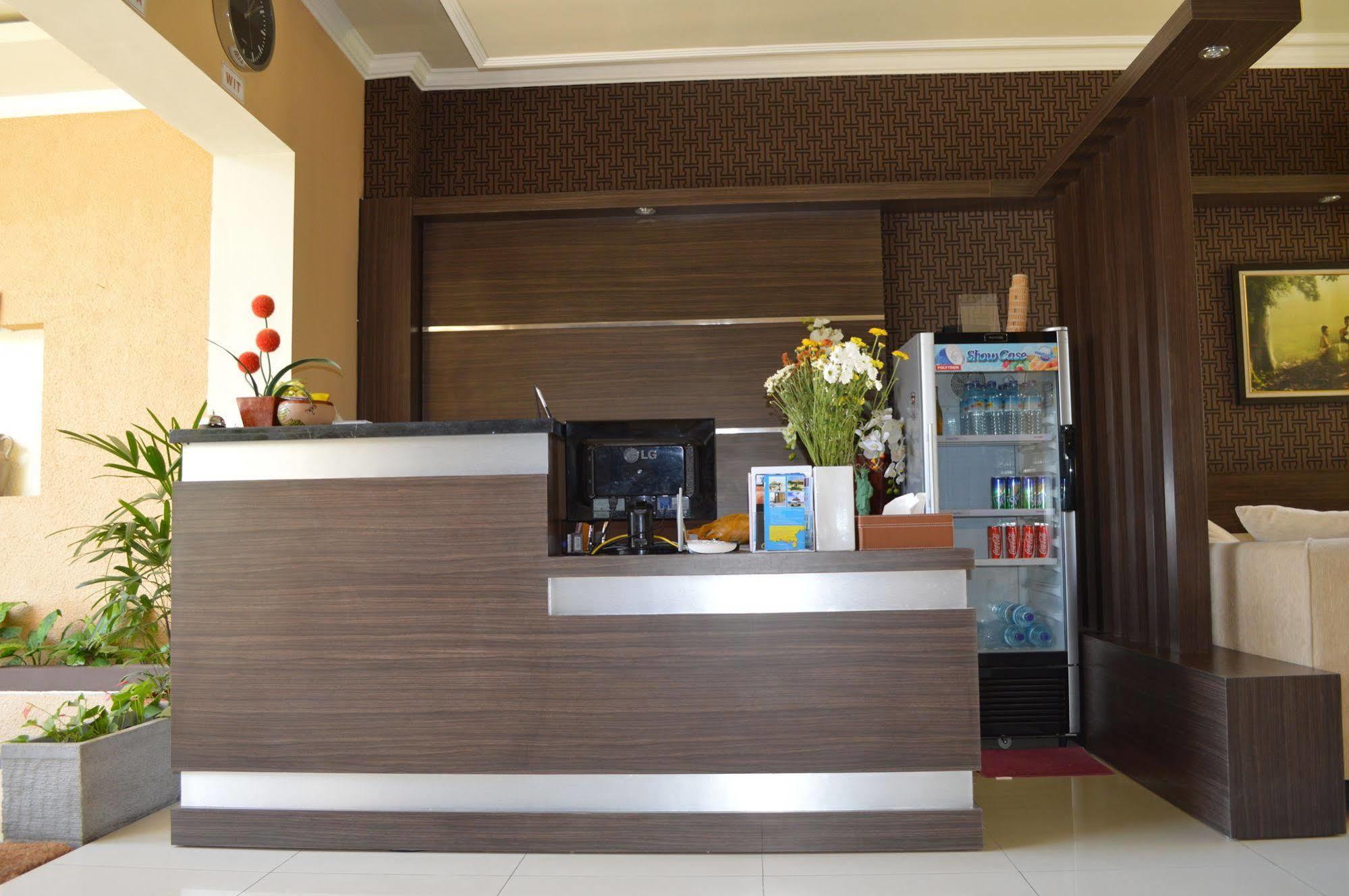 Kabana Hotel Матарам Екстериор снимка