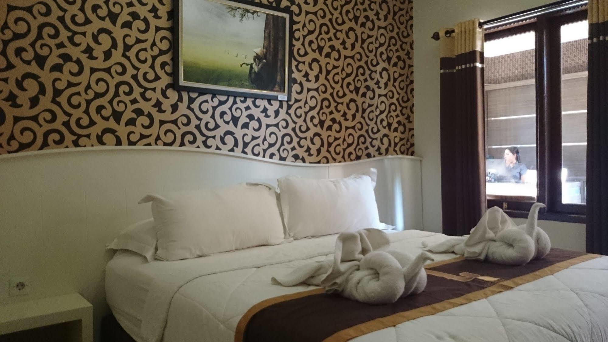 Kabana Hotel Матарам Екстериор снимка